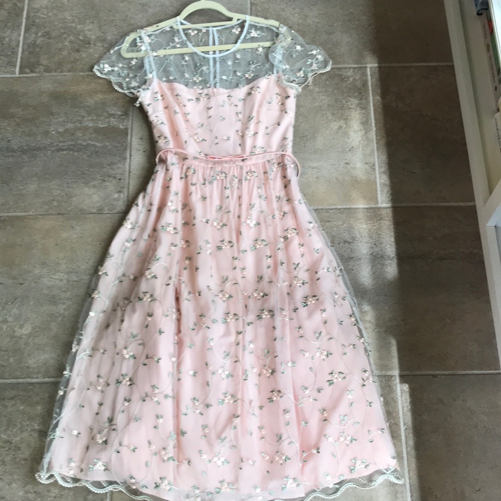 Gal Meets Glam summer dress